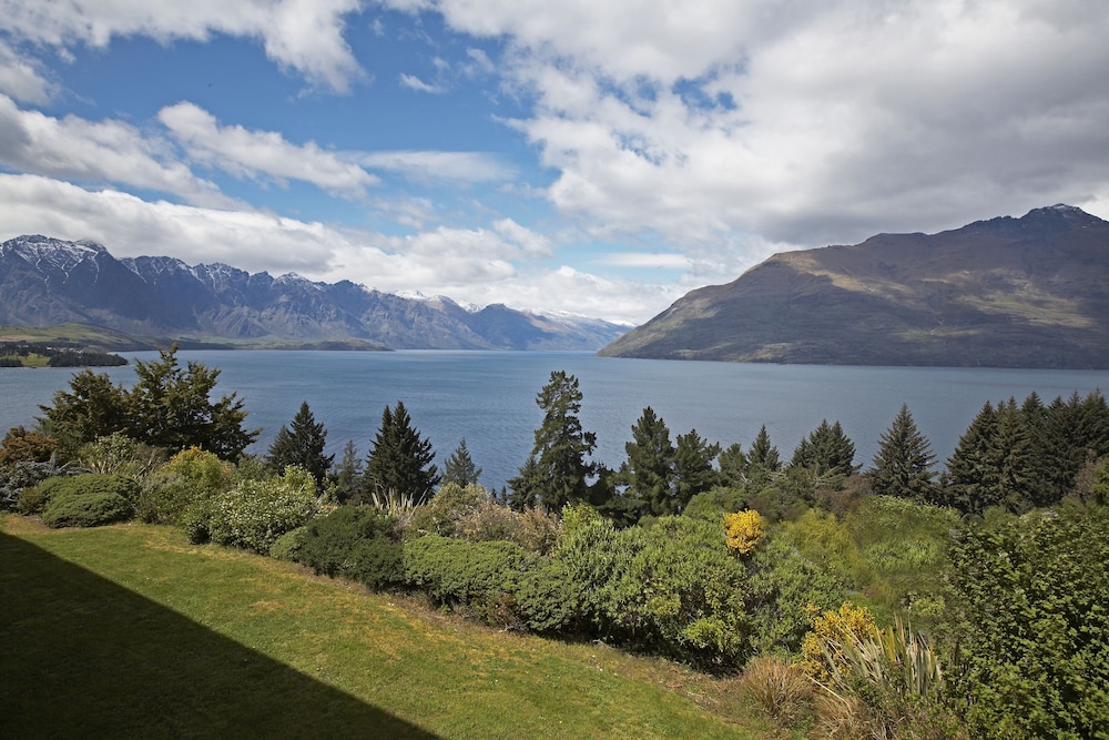 Movenpick Queenstown 44/45