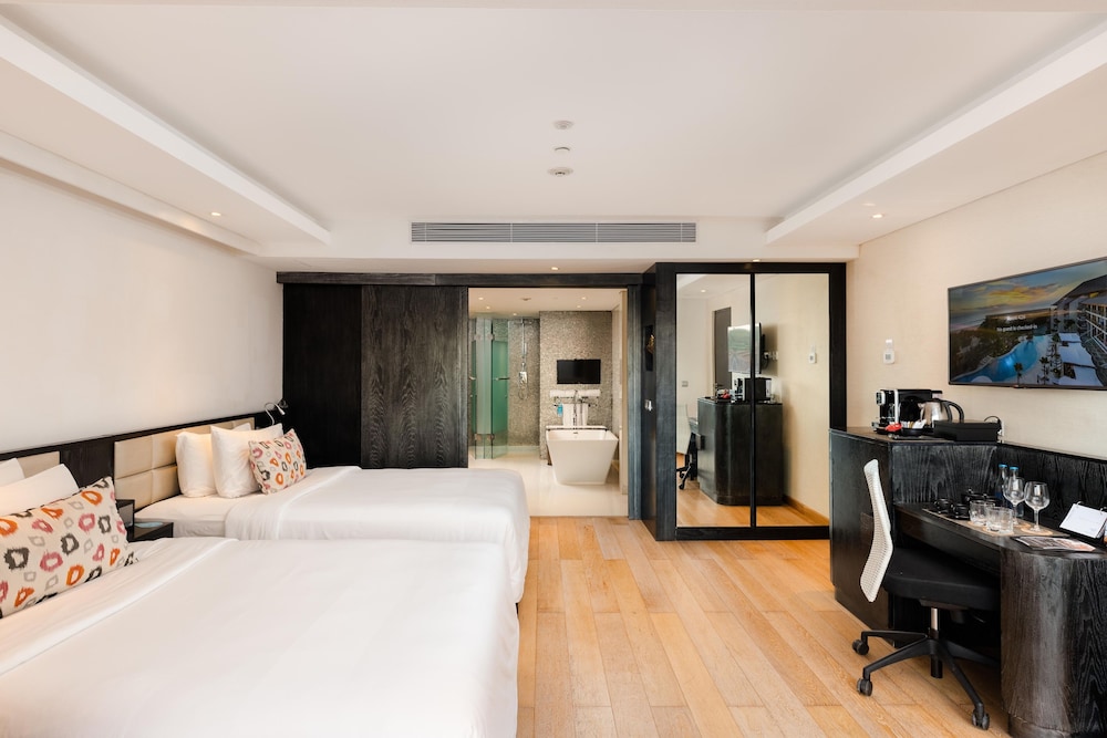 Double-Six Luxury Hotel Seminyak 12/59