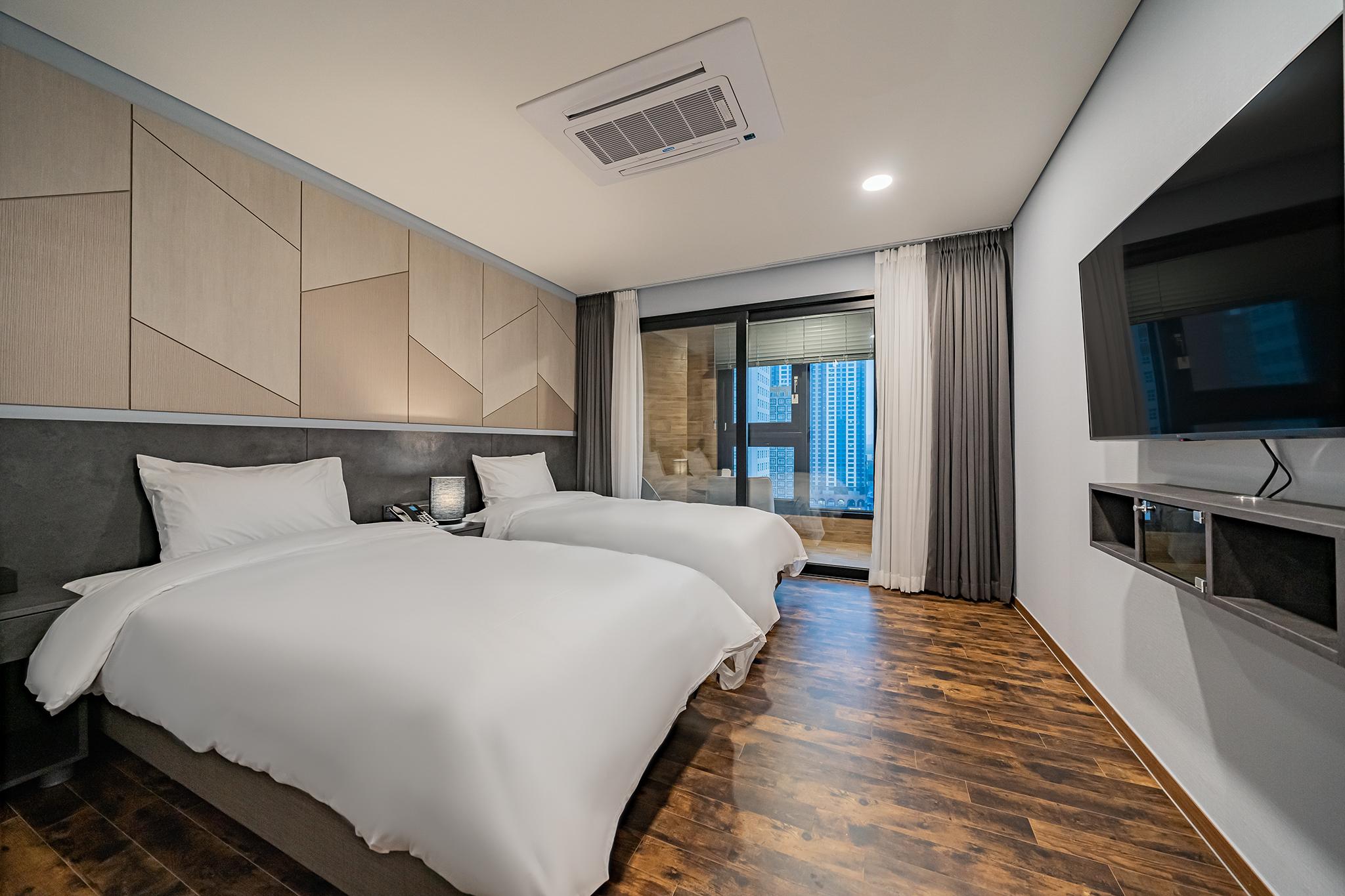 Superior, Twin Beds