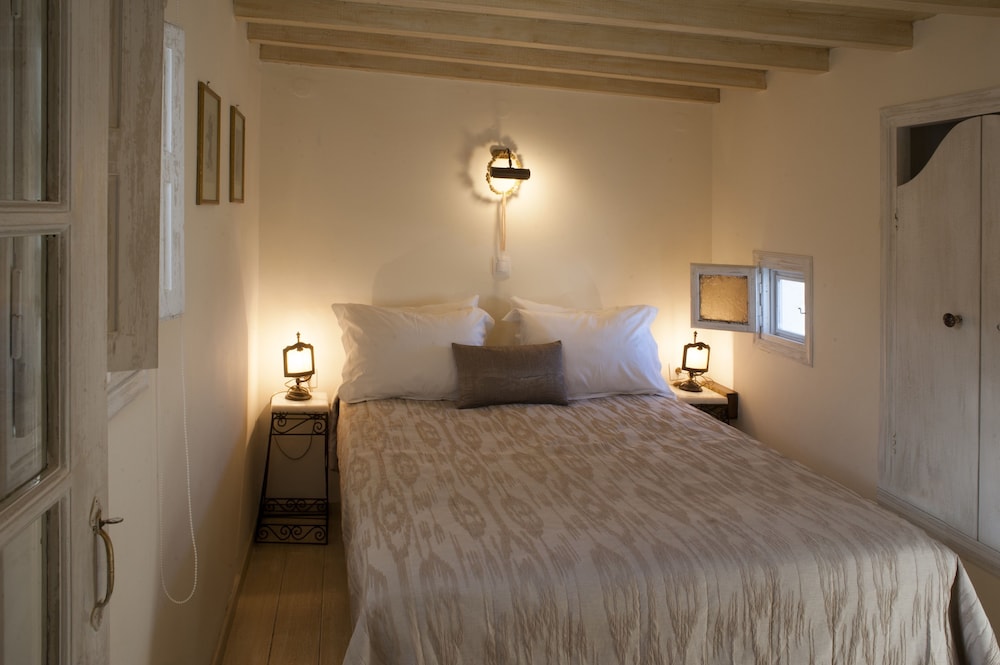 Heliophos Boutique Hotel 14/50