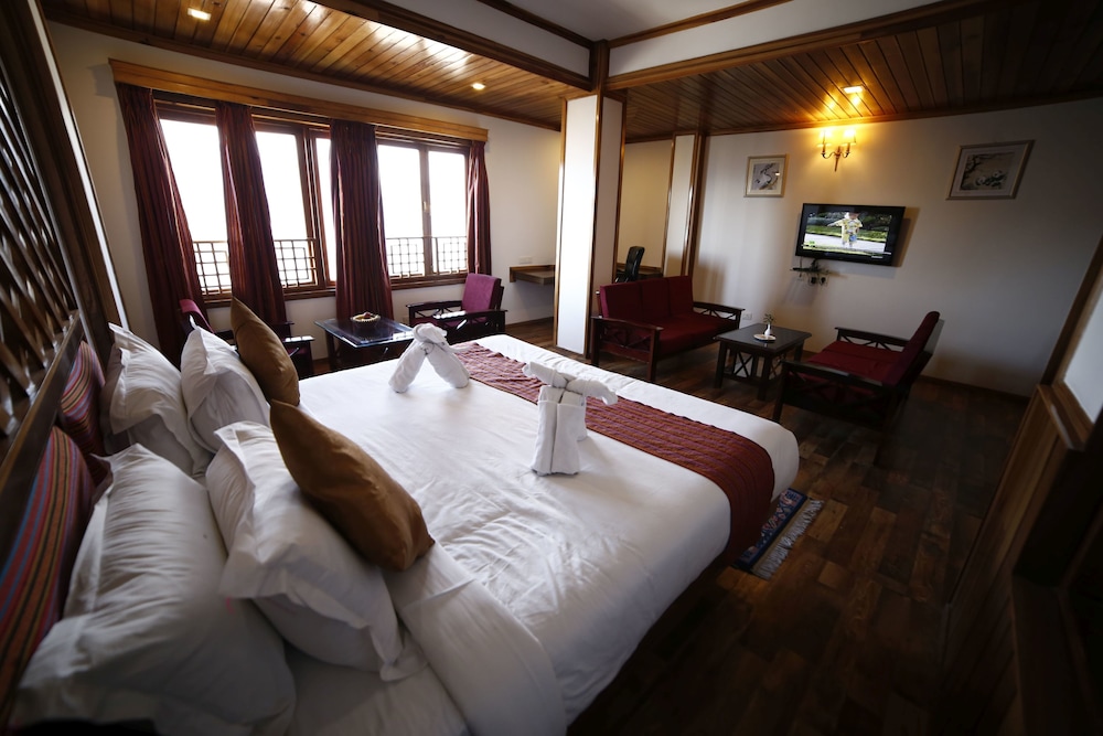 SUITE, DOUBLE BED, MOUNTAIN VIEW