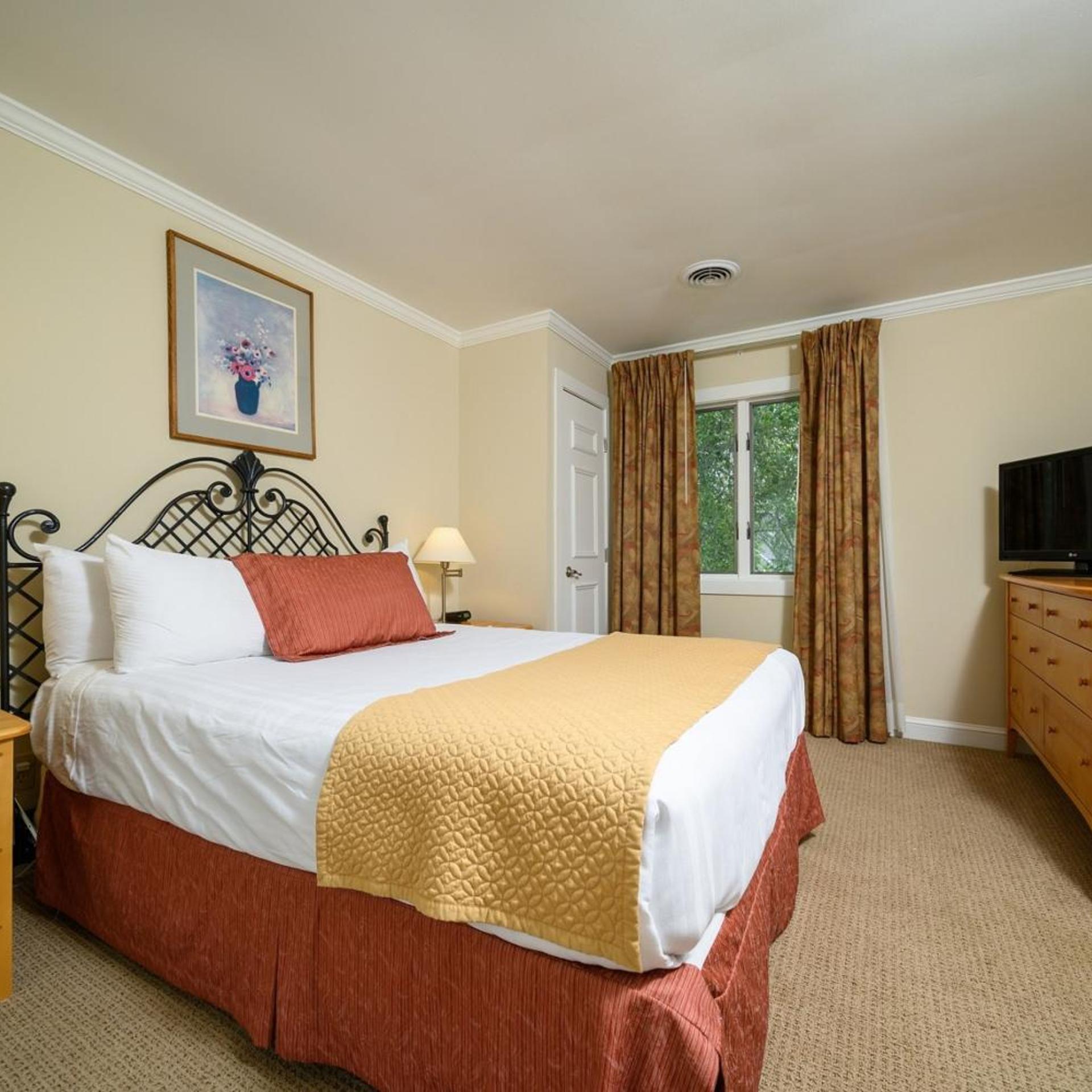 3 Bedrooms, House