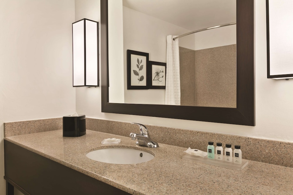 Country Inn and Suites by Radisson, Petersburg, VA 11/34