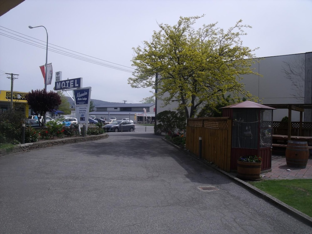 Alexandra Motor Lodge 1/70