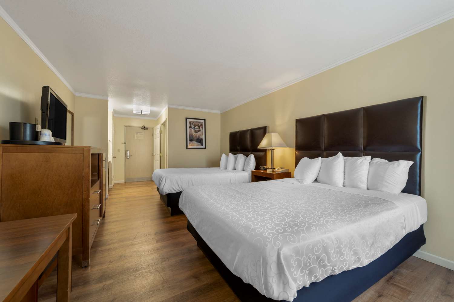 Best Western Plus Northwoods Inn 27/80