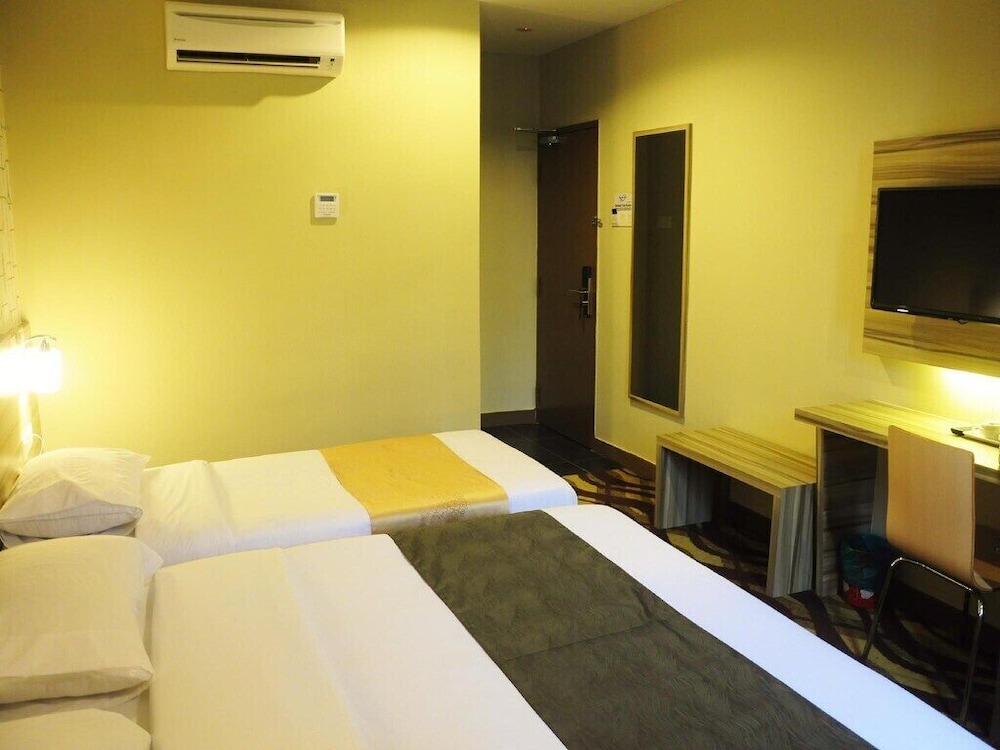 Hotel Zamburger Victory City 15/30