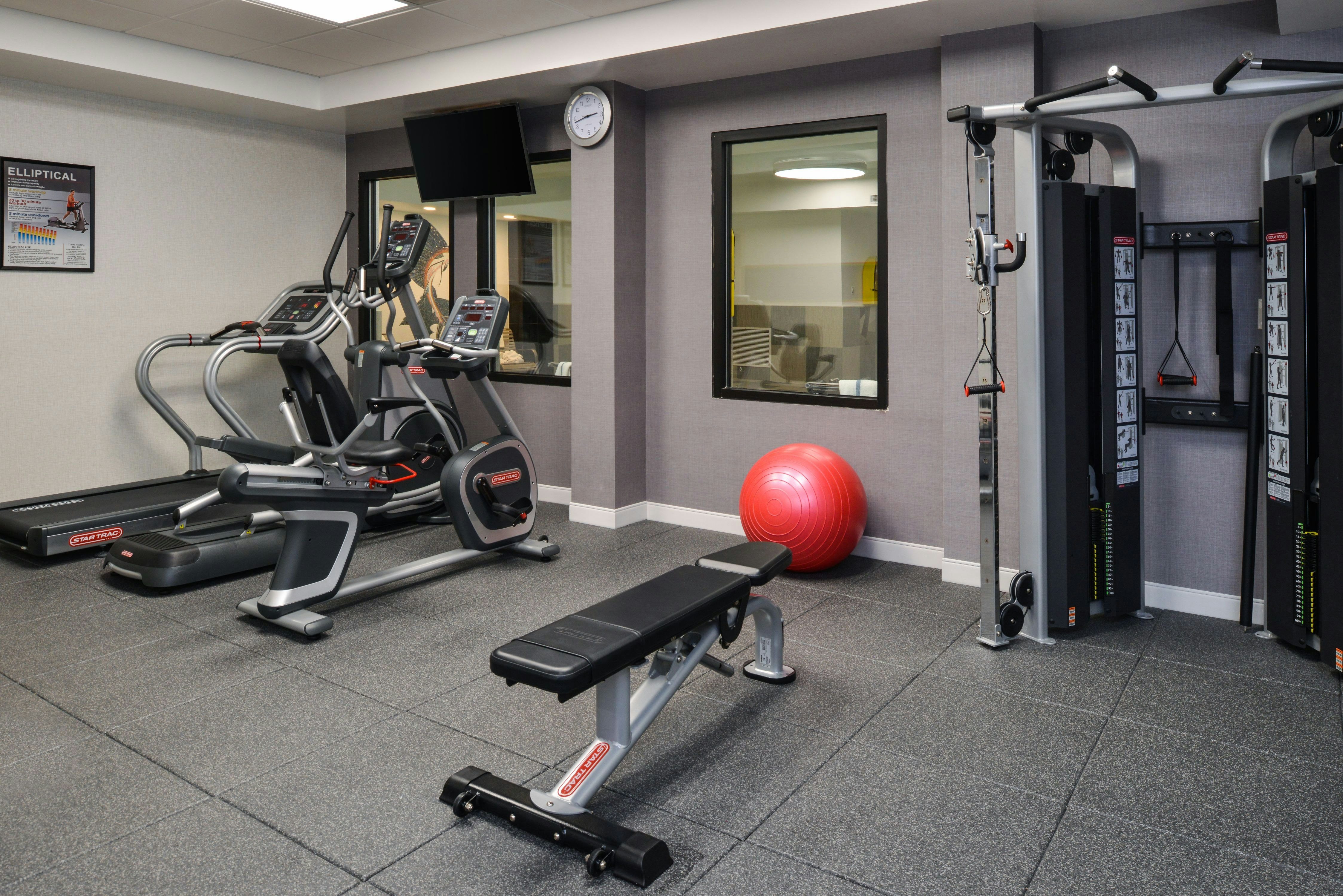 Hampton Inn Suites Denver Speer Boulevard 23/42