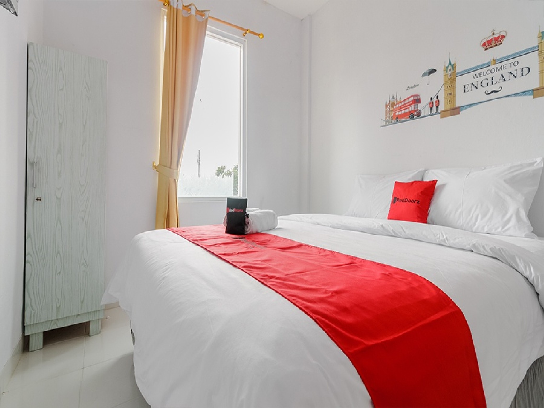 Reddoorz Plus Near Taman Rasuna Menteng 5/17