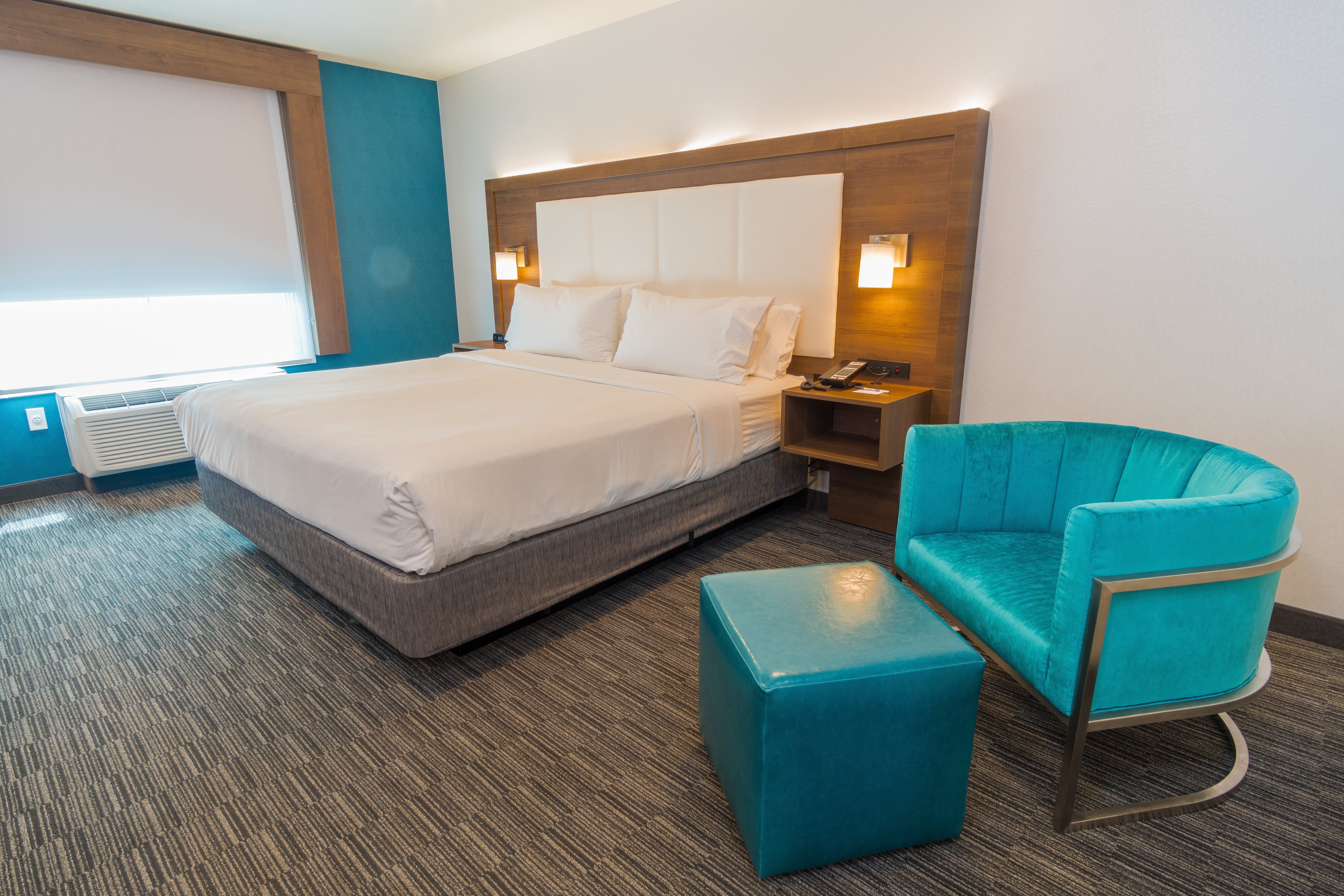 Holiday Inn Express Hollywood Walk of Fame An Ihg Hotel 14/65