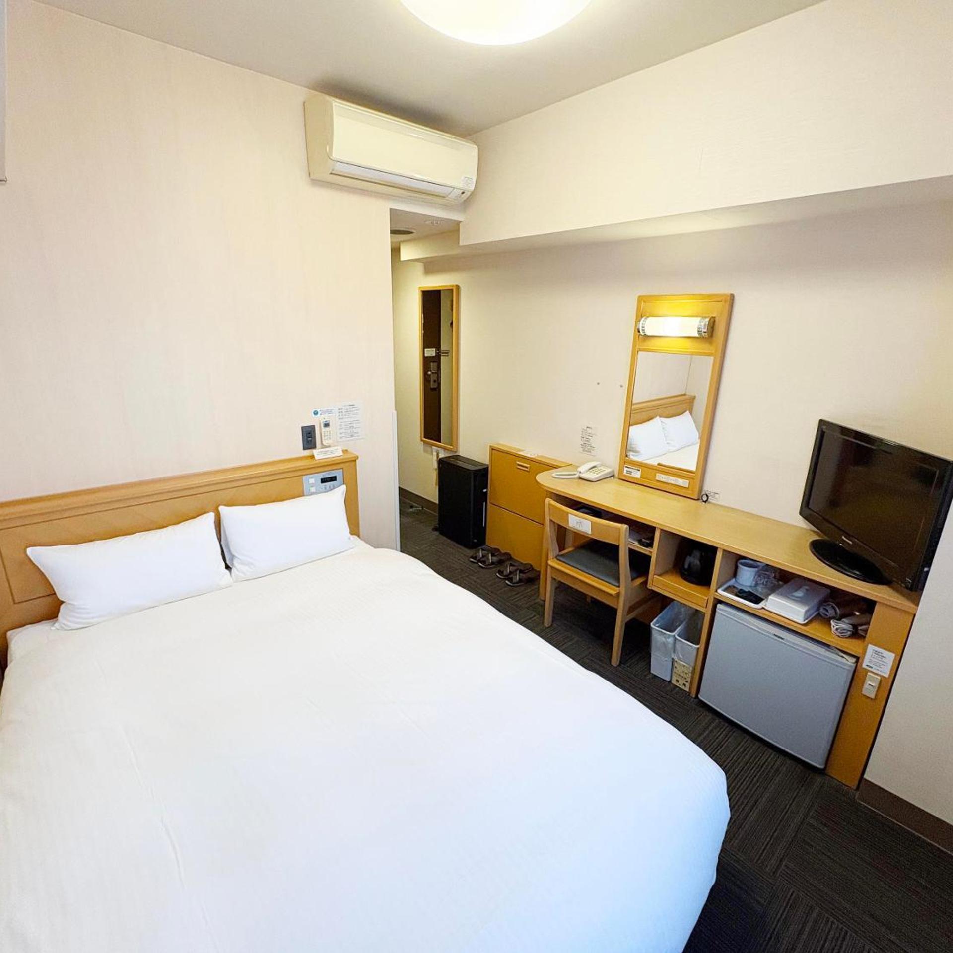 Semi Room, Semi Double Bed, Smoking