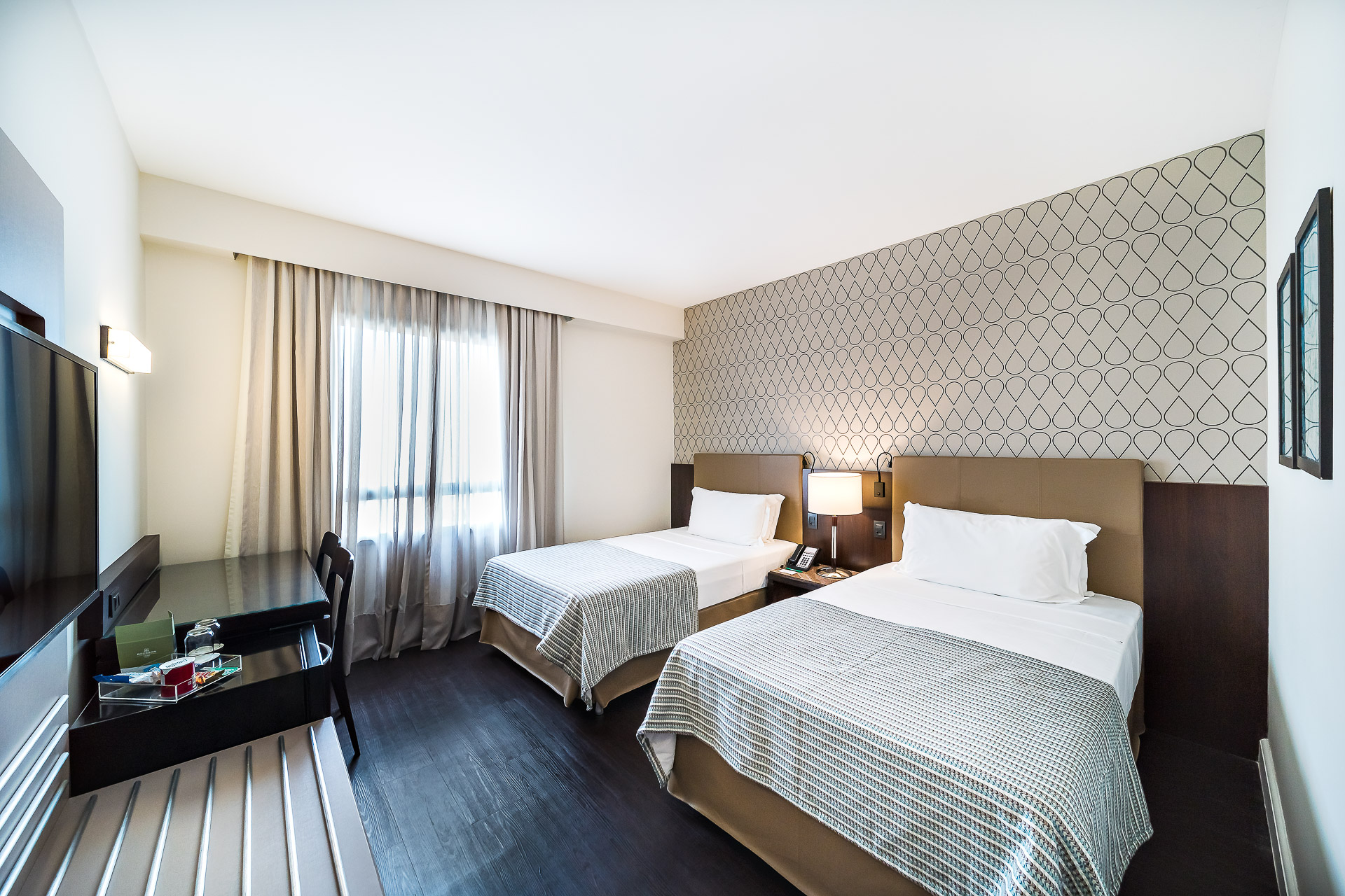 Superior, Single, 2 Beds