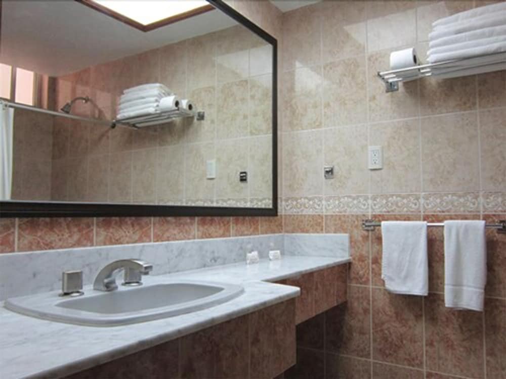 Hotel Baluarte 70/73