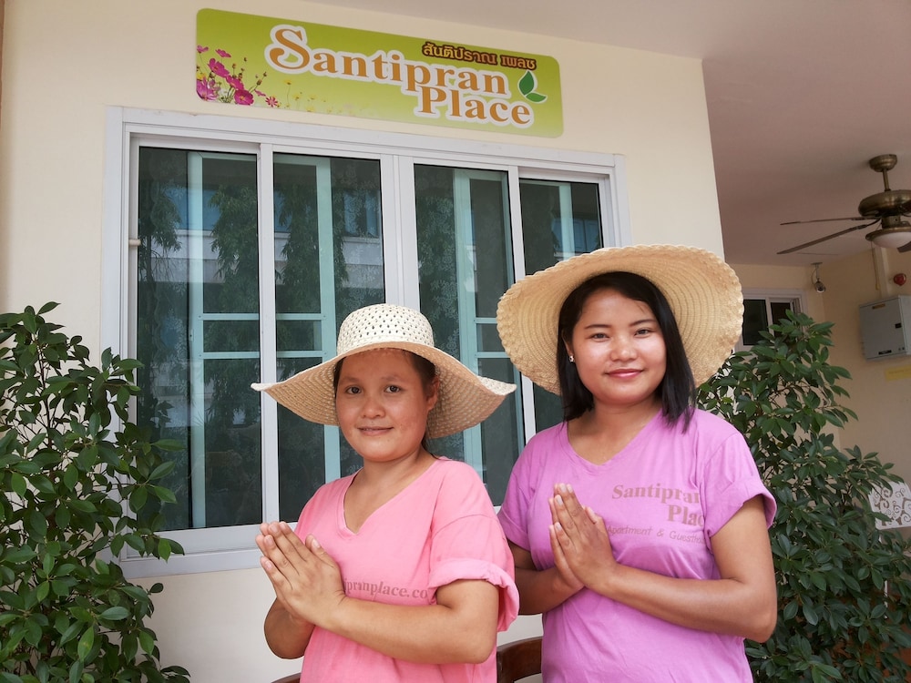 Santipran Place 8/55