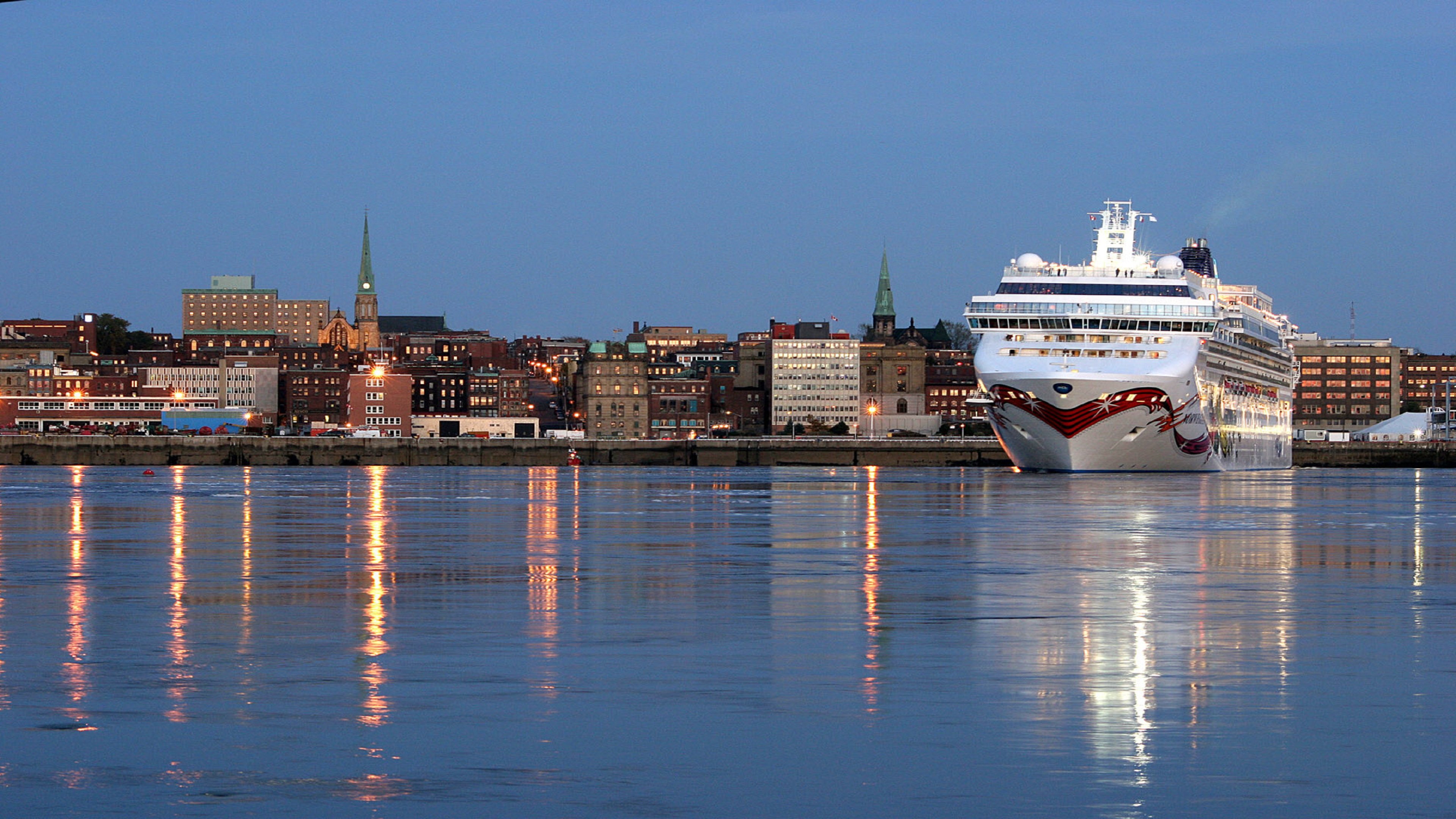 Holiday Inn Express Saint John Harbour Side Hotel 63/69