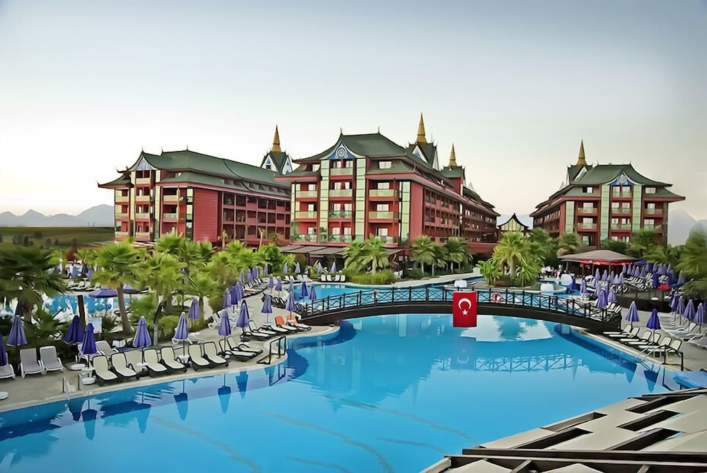 Siam Elegance Hotels and Spa 34/35