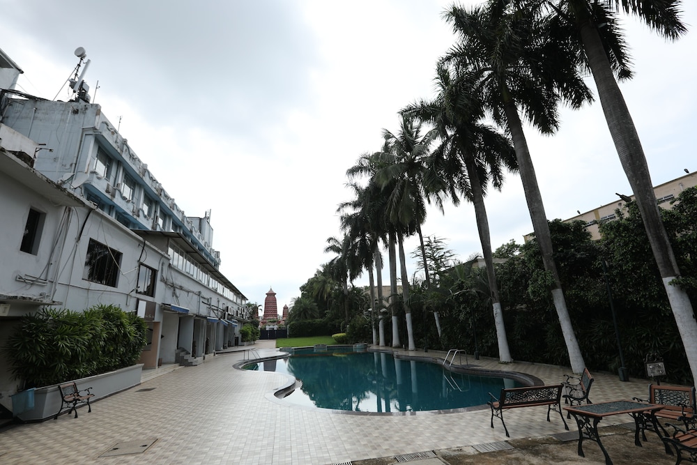 The New Marrion Hotel 38/44