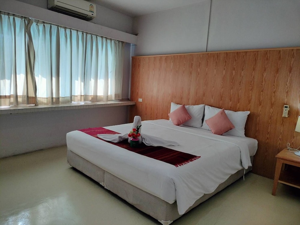Deluxe, Double Bed