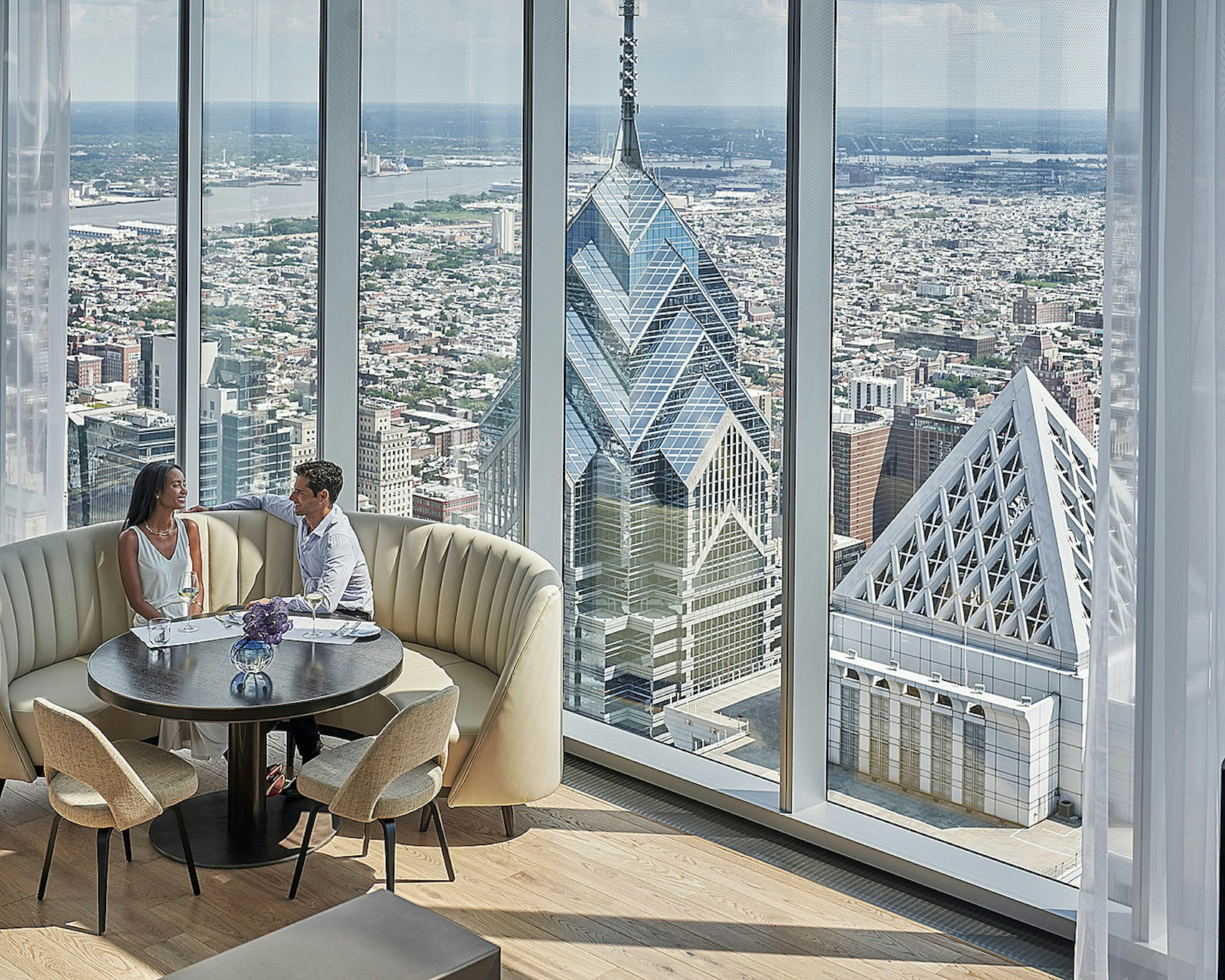 Four Seasons Hotel Philadelphia at Comcast Center 33/37