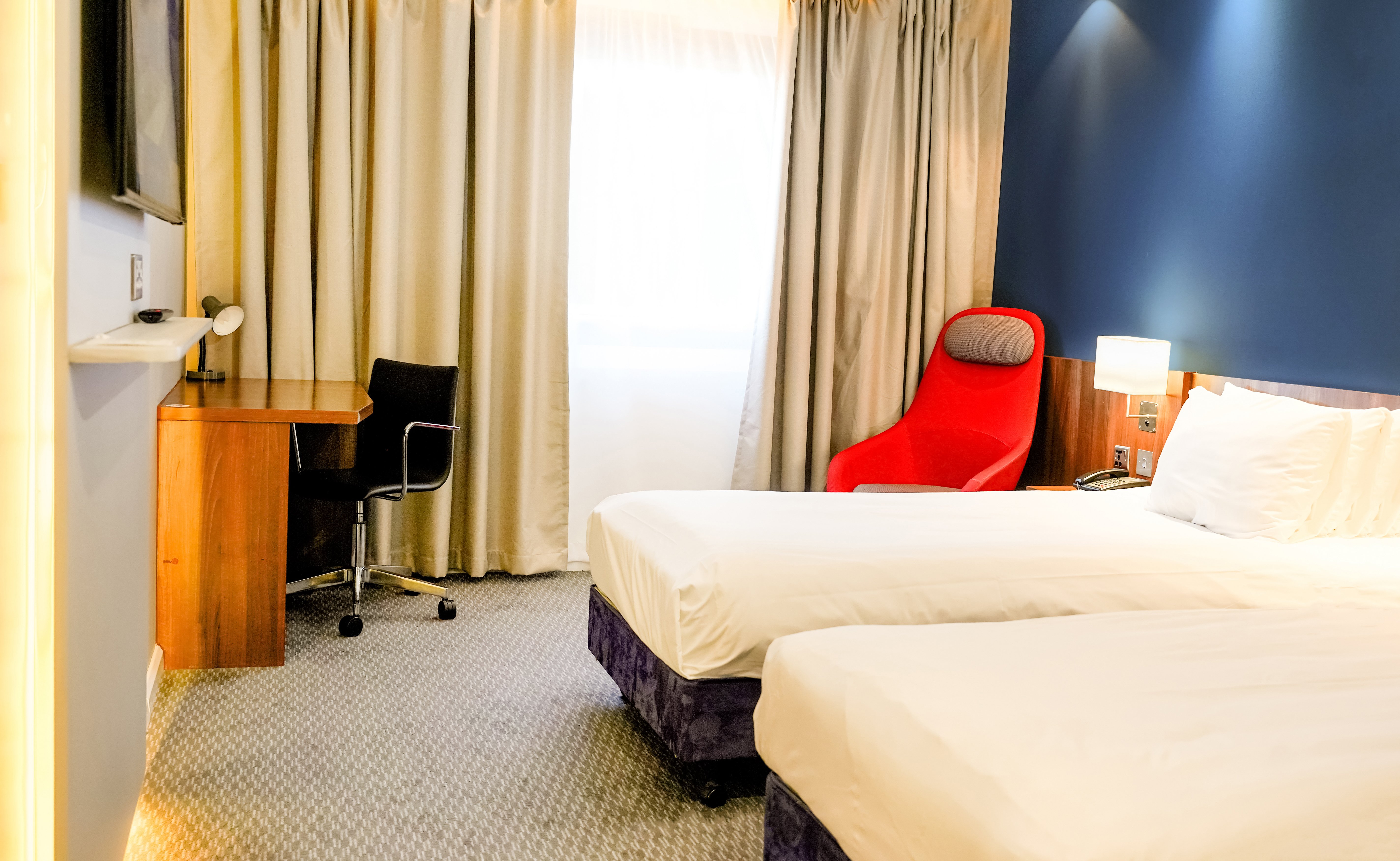 HOLIDAY INN EXPRESS HARLOW 32/74