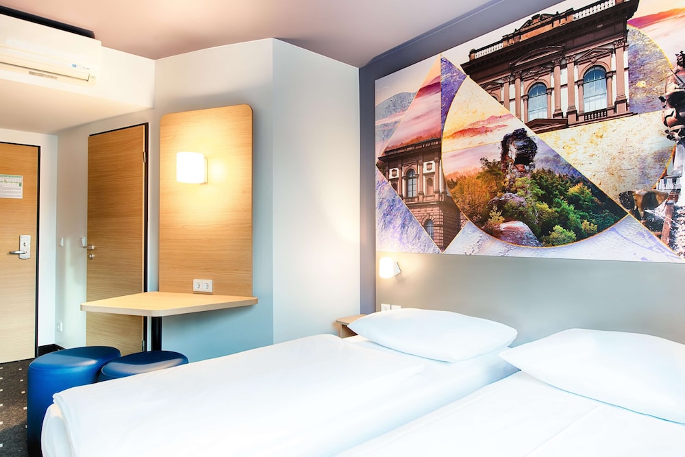 Room, Twin Beds
