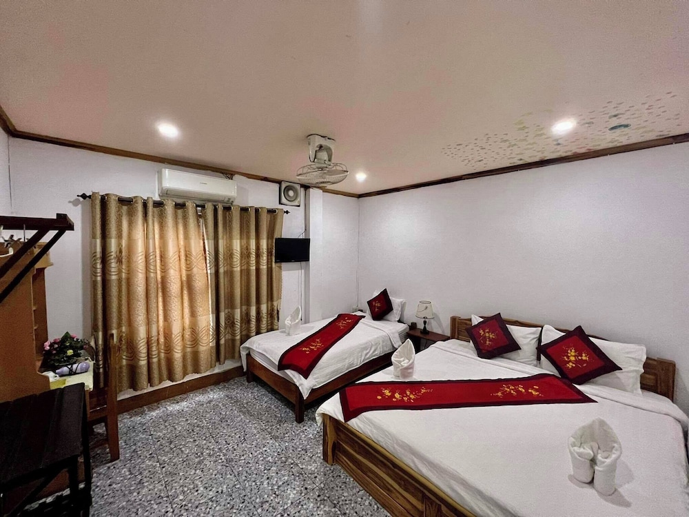 Nocknoy Lanexang Guesthouse 12/24