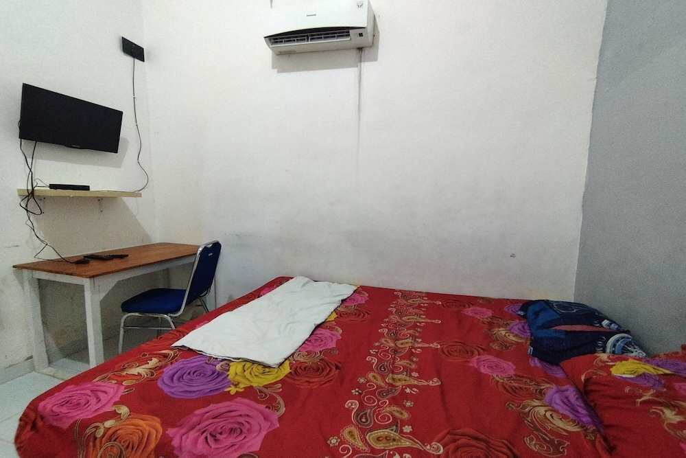 OYO 2933 Wisma Hiro Pertiwi 14/26