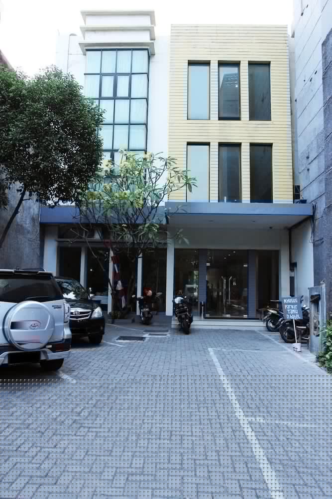 N Hotel 8/44