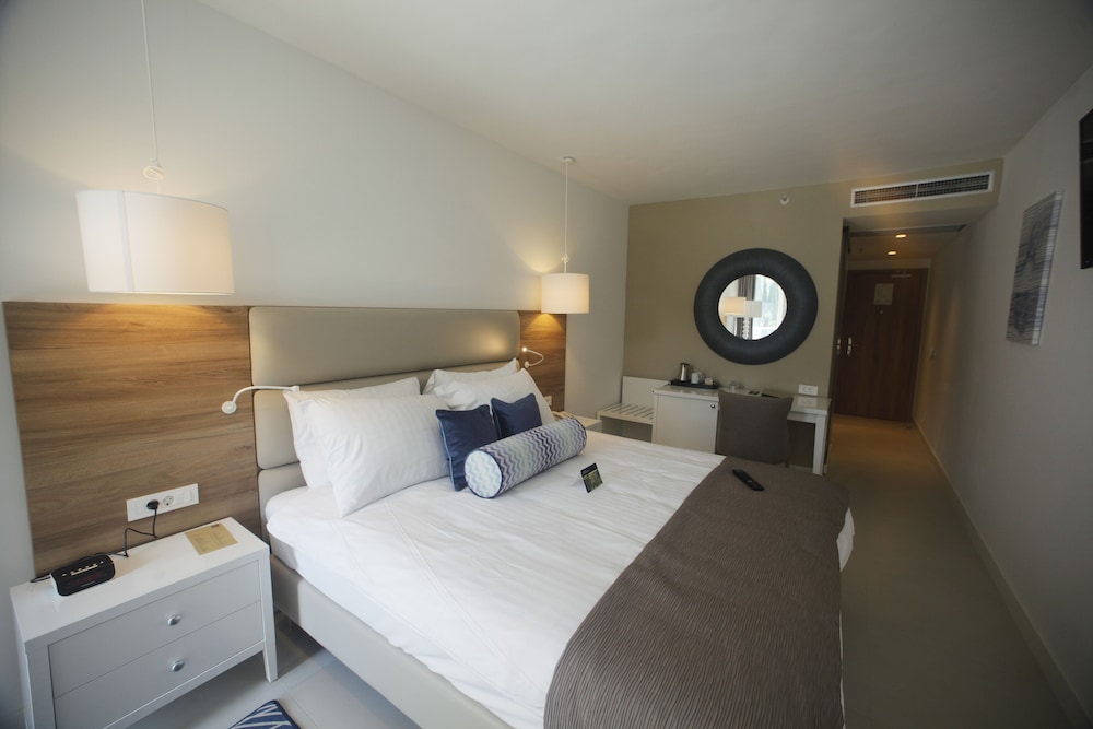 TUI BLUE Adriatic Beach - Adults Only 19/75