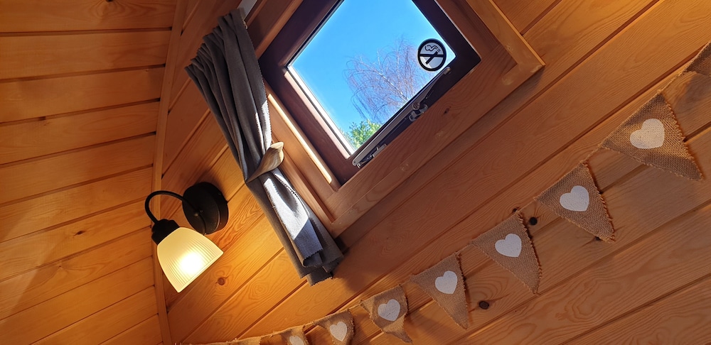 The Little Hide - Grown Up Glamping 25/50