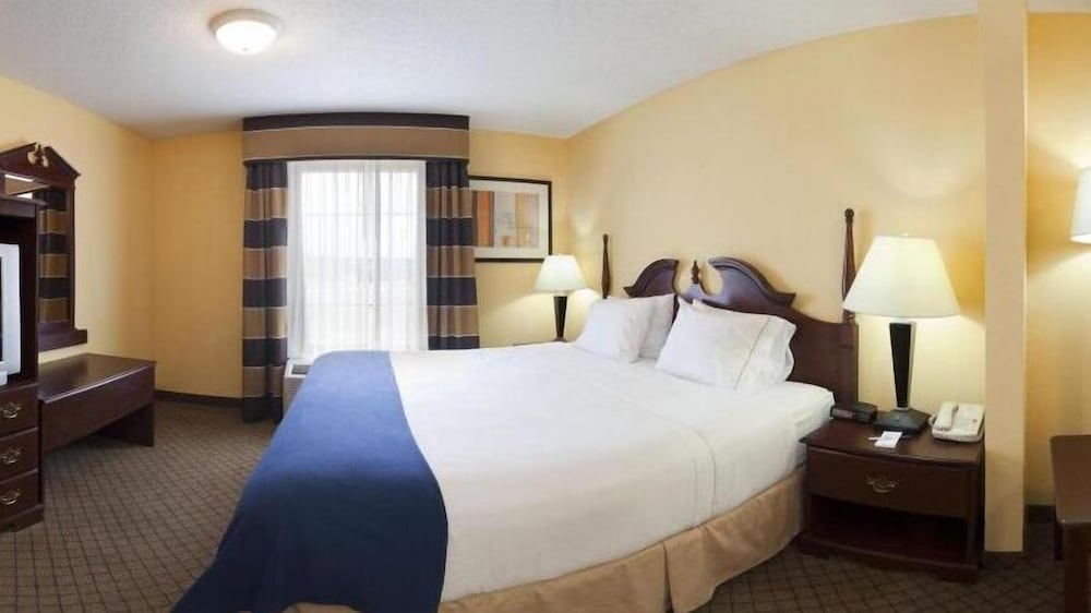 Holiday Inn Express Hotel & Suites Milton East I-10 25/73