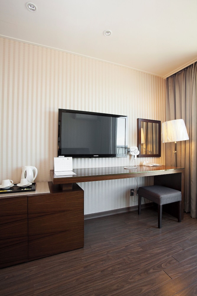 Song Jung Hotel 22/25