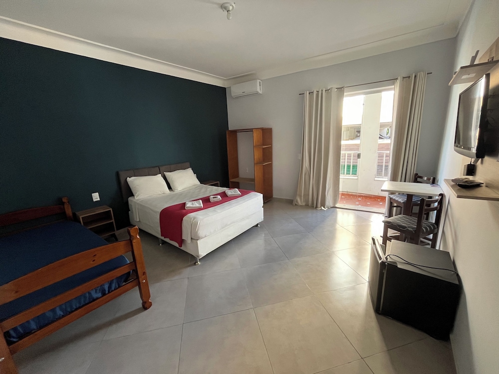 ROOM, TRIPLE
