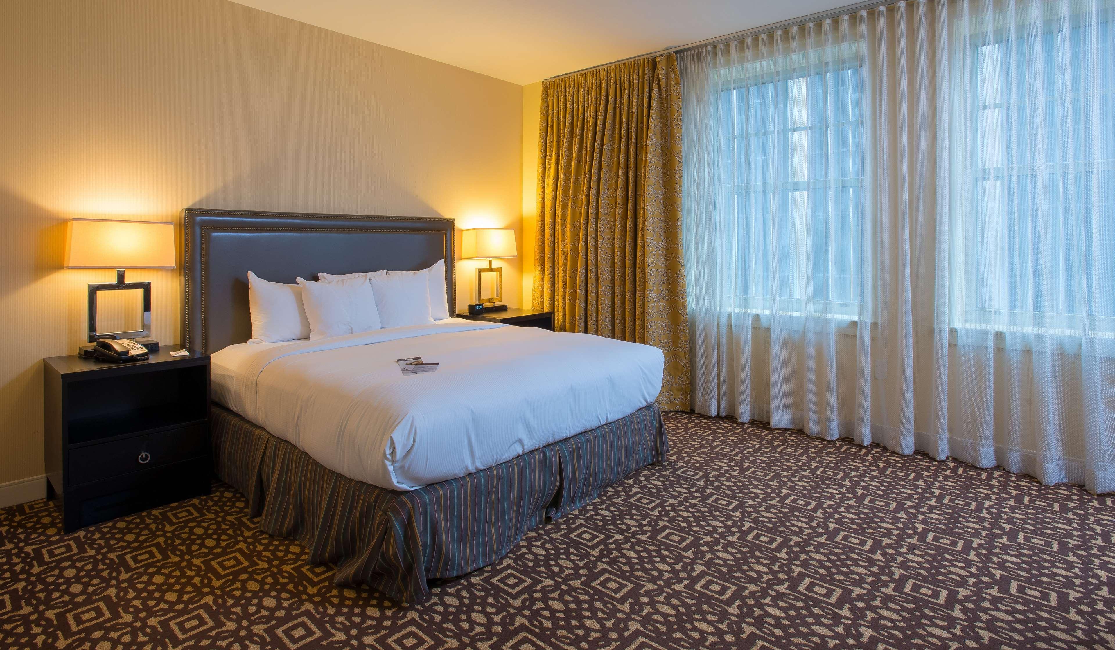 1 BEDROOM, SUITE, KING BED, ACCESSIBLE