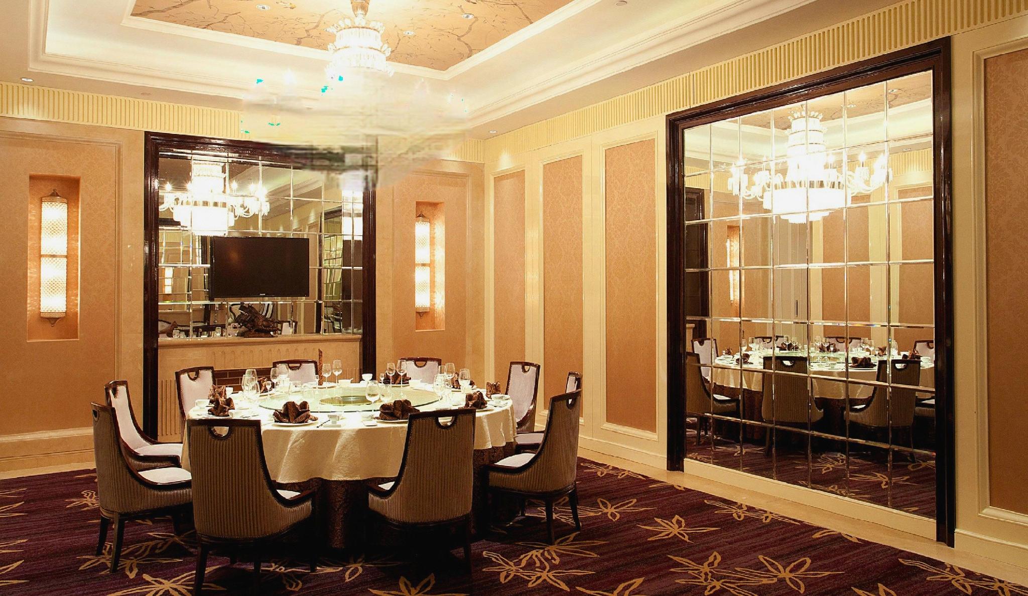 Zhongwei International Holiday Hotel 44/49