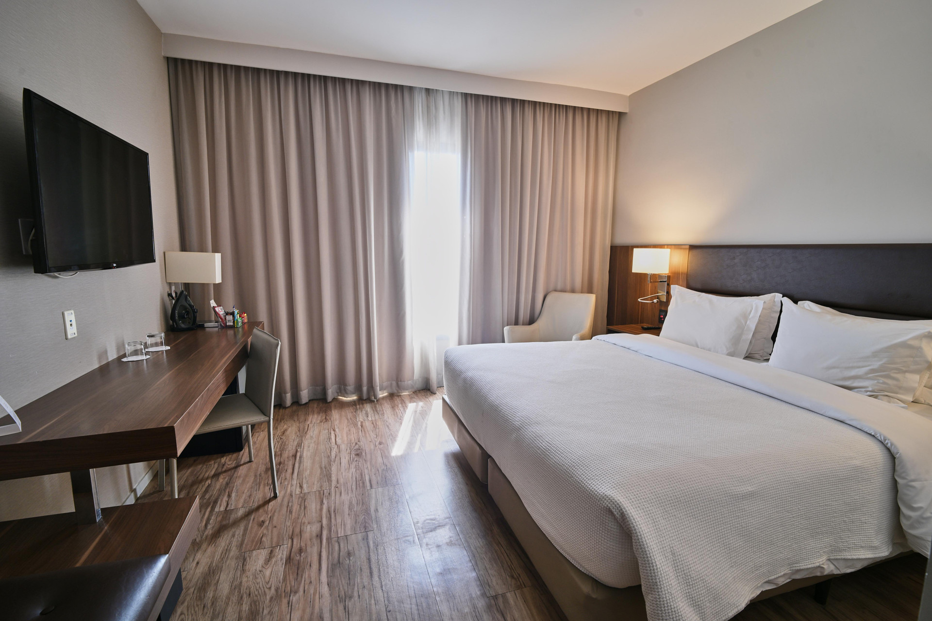Deluxe, Double Bed