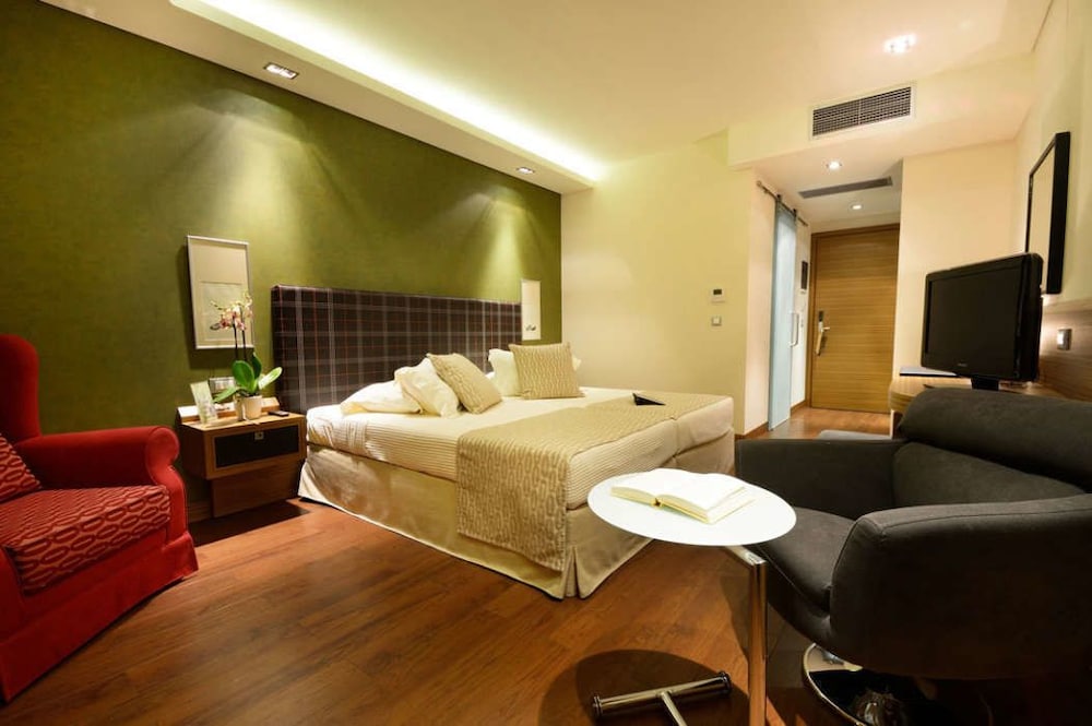 Royal Paradise Beach Resort And Spa 10/50
