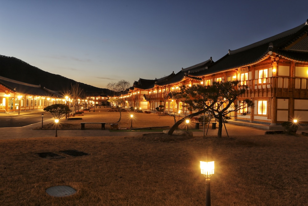 Wangyijimil Hanok Hotel 37/46
