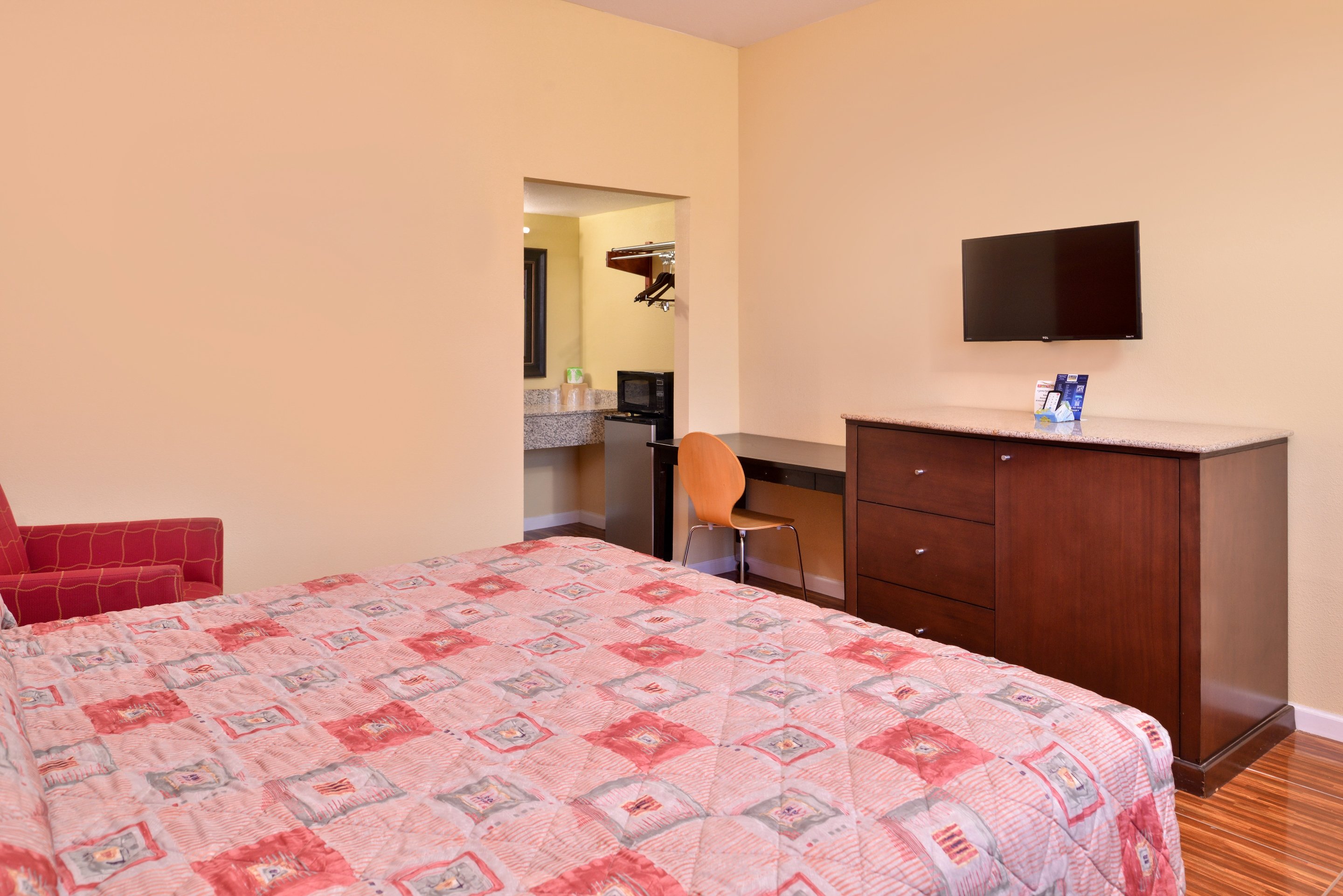 Scottish Inns & Suites 39/46