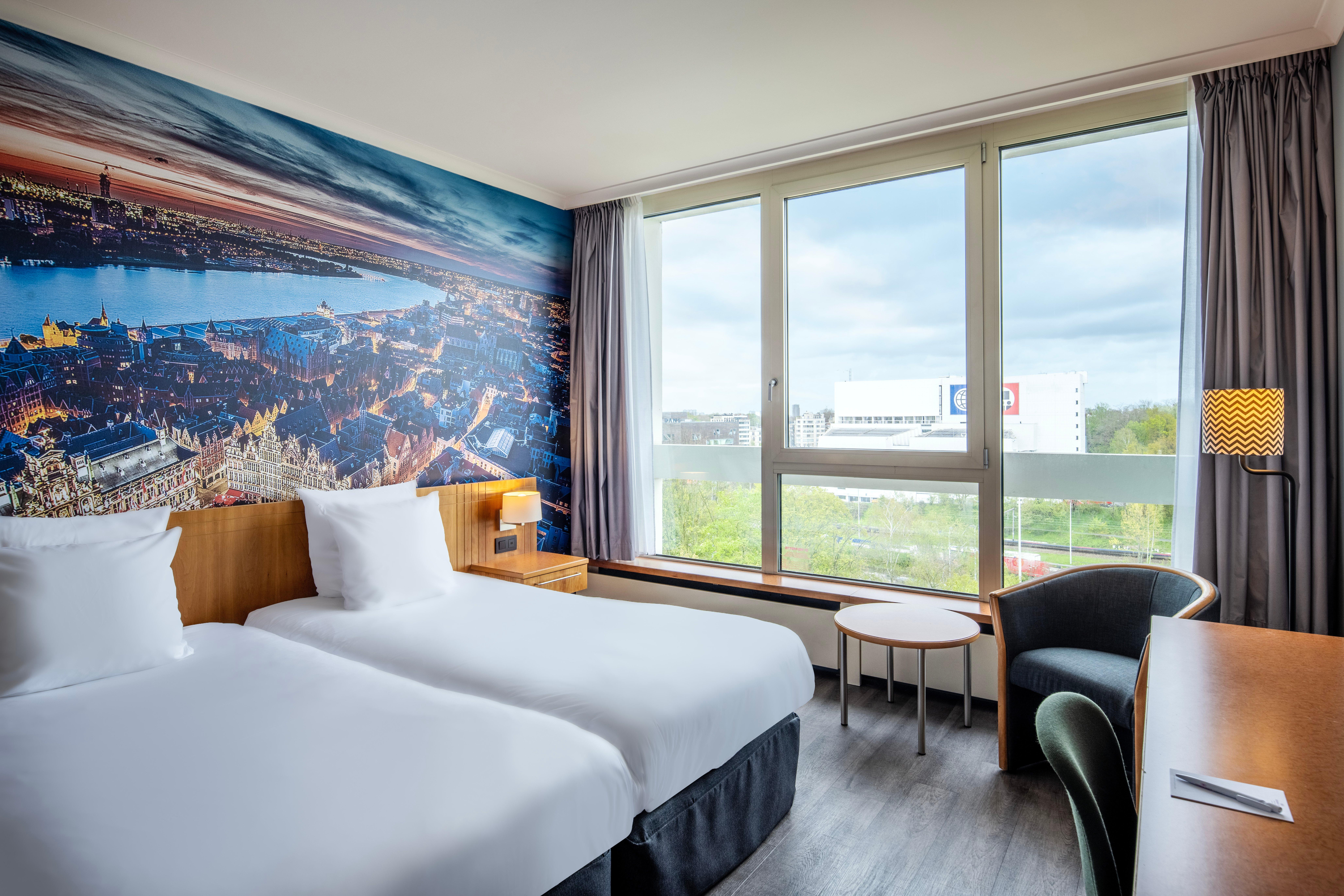 Room, Twin Beds, Accessible