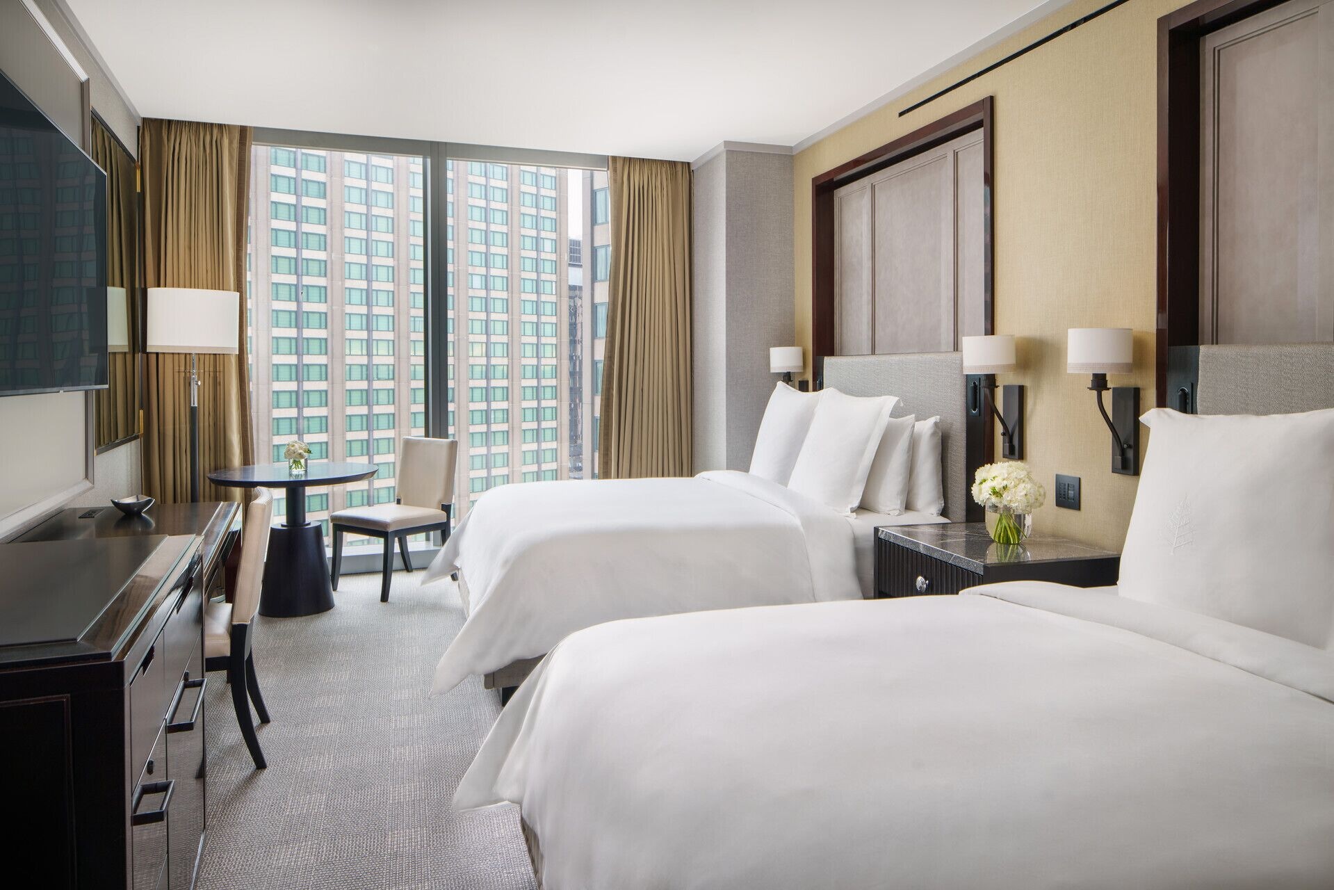 PREMIER, 2 QUEEN BEDS