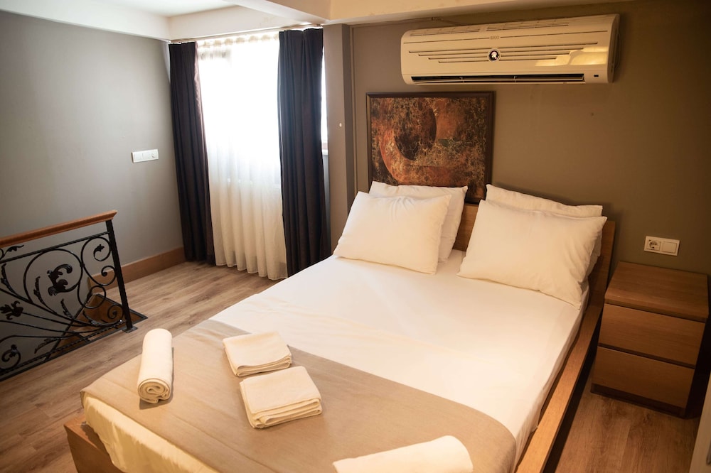 The Hera Hotels 7/24