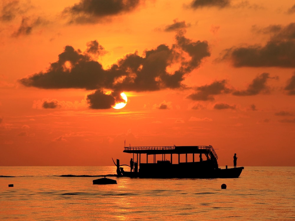 Kuredhivaru Resort and Spa Maldives 86/91