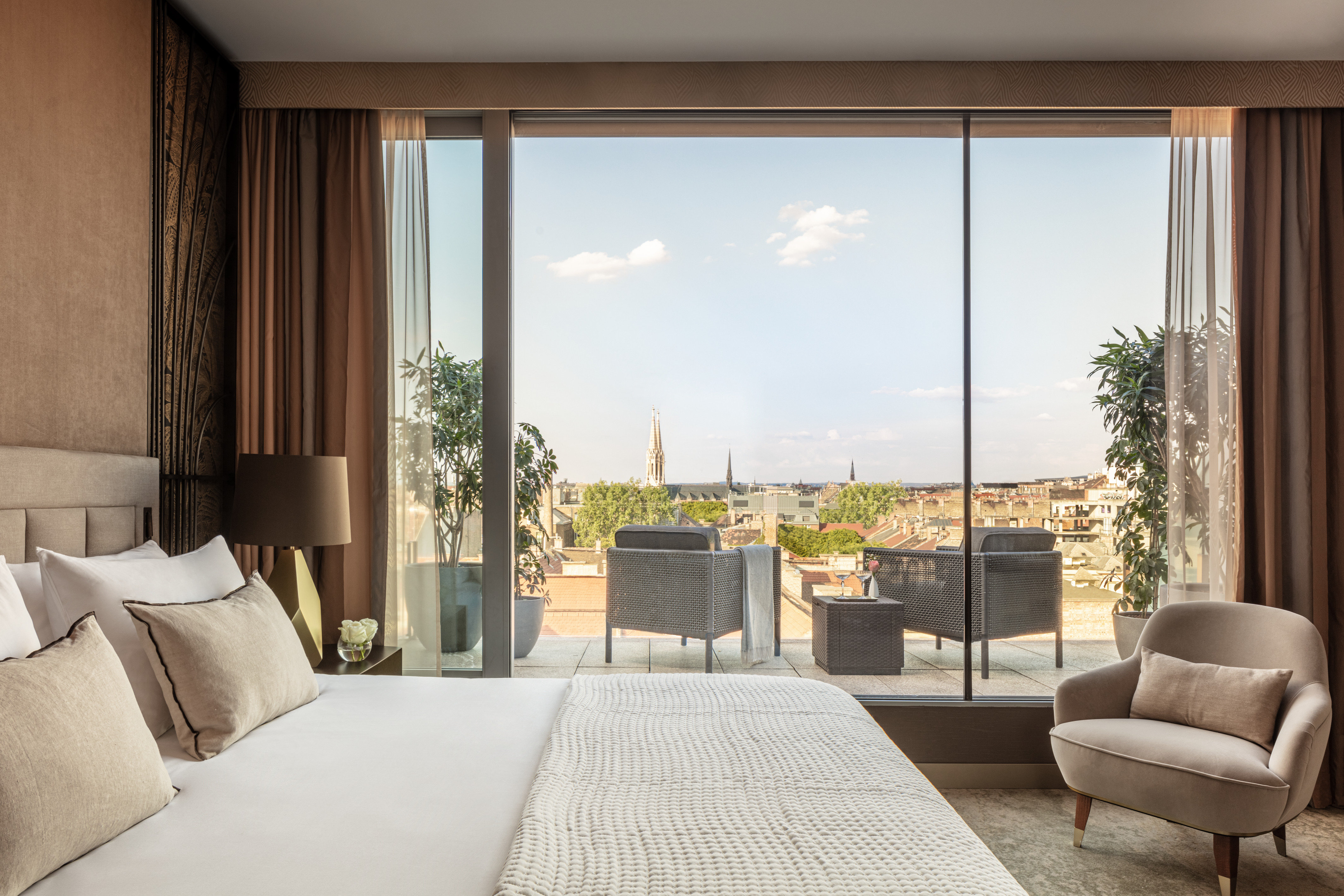 GRAND, PREMIUM, TERRACE