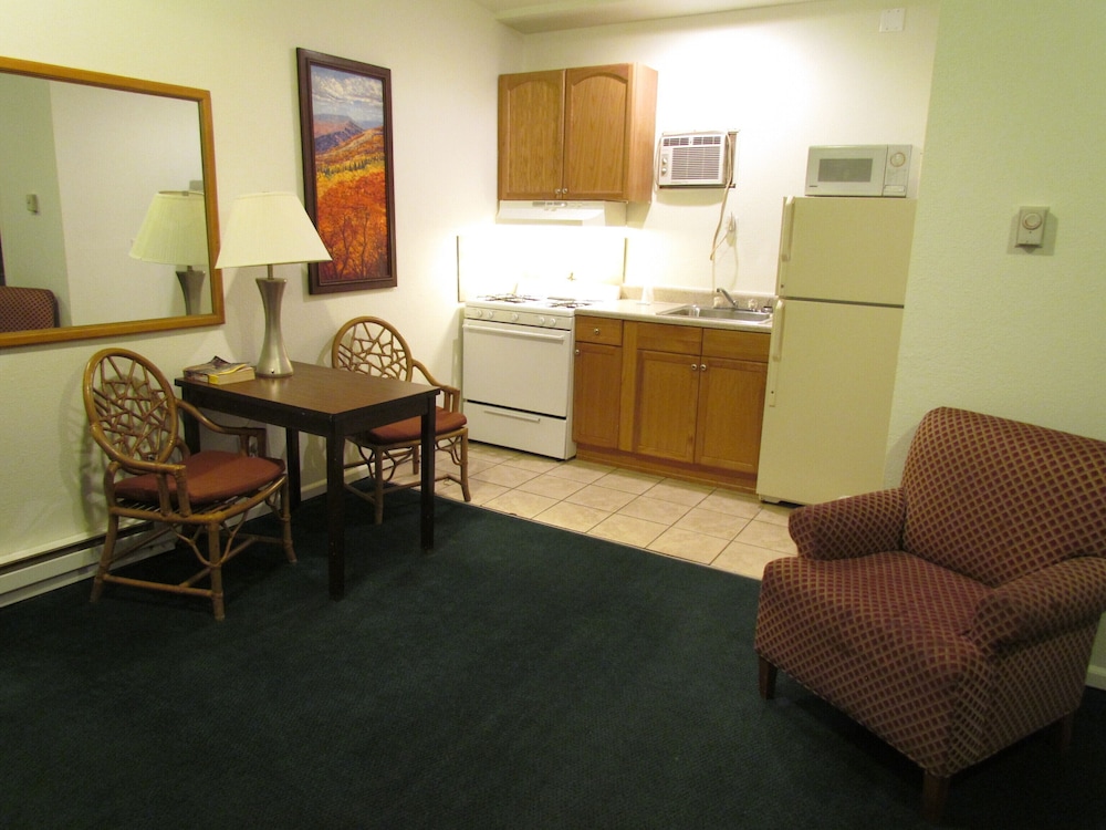 True North Motel 33/57