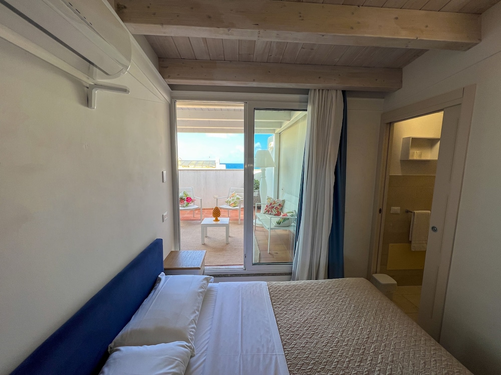 PANORAMIC, DOUBLE BED, SEA VIEW