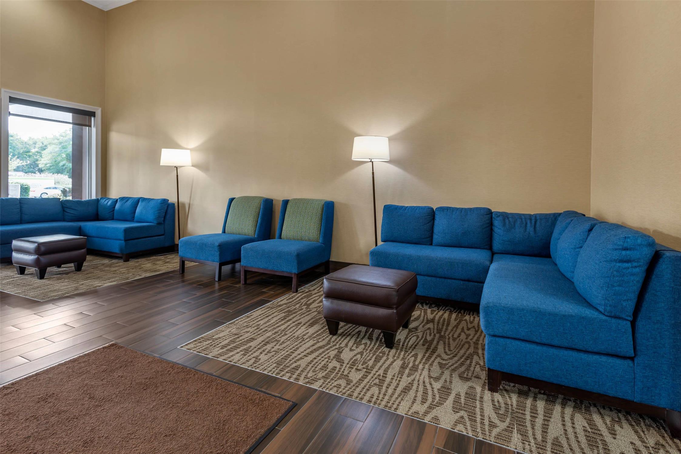 Comfort Inn & Suites Glen Mills - West Chester 21/25