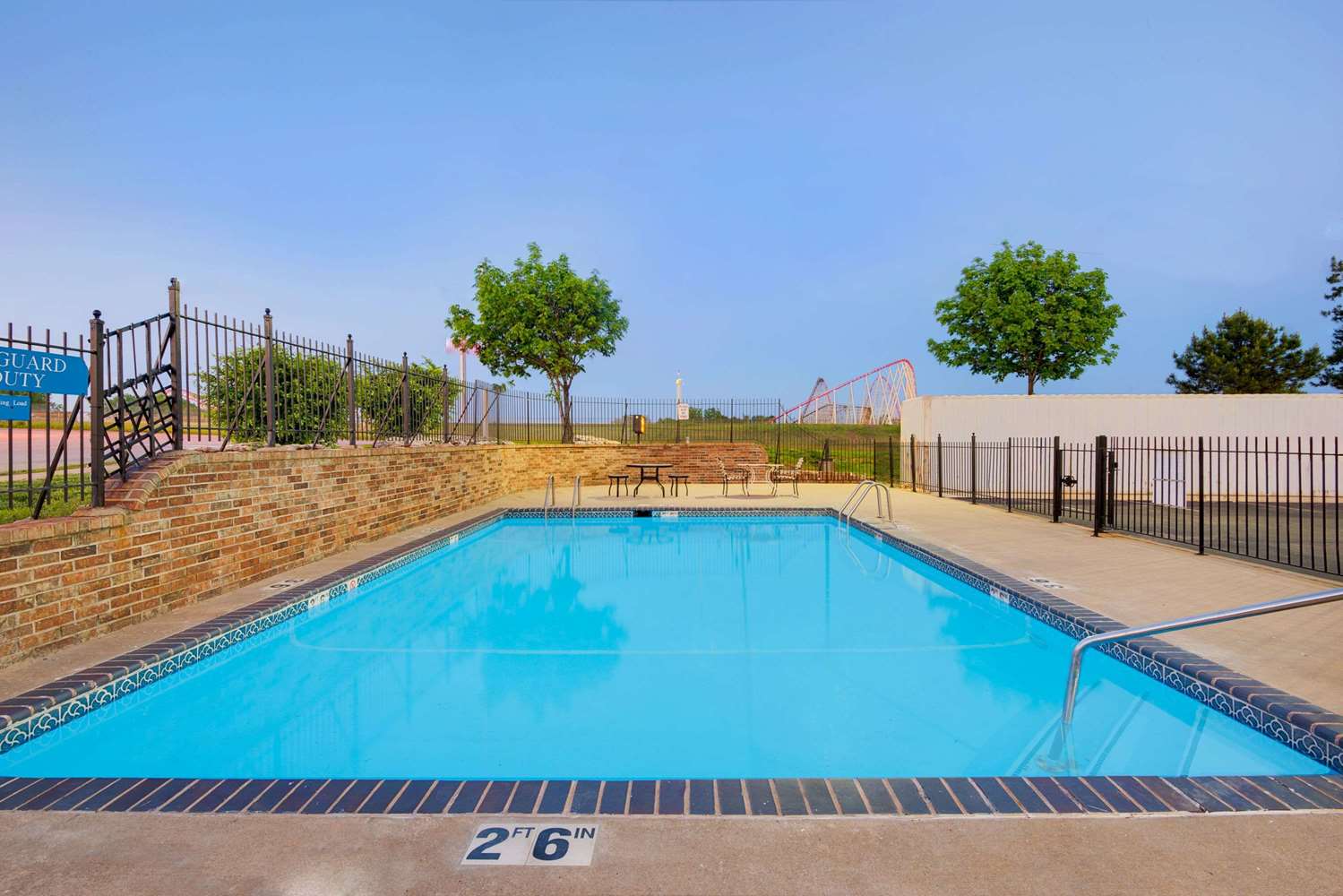 Super 8 By Wyndham Kansas City 5/13