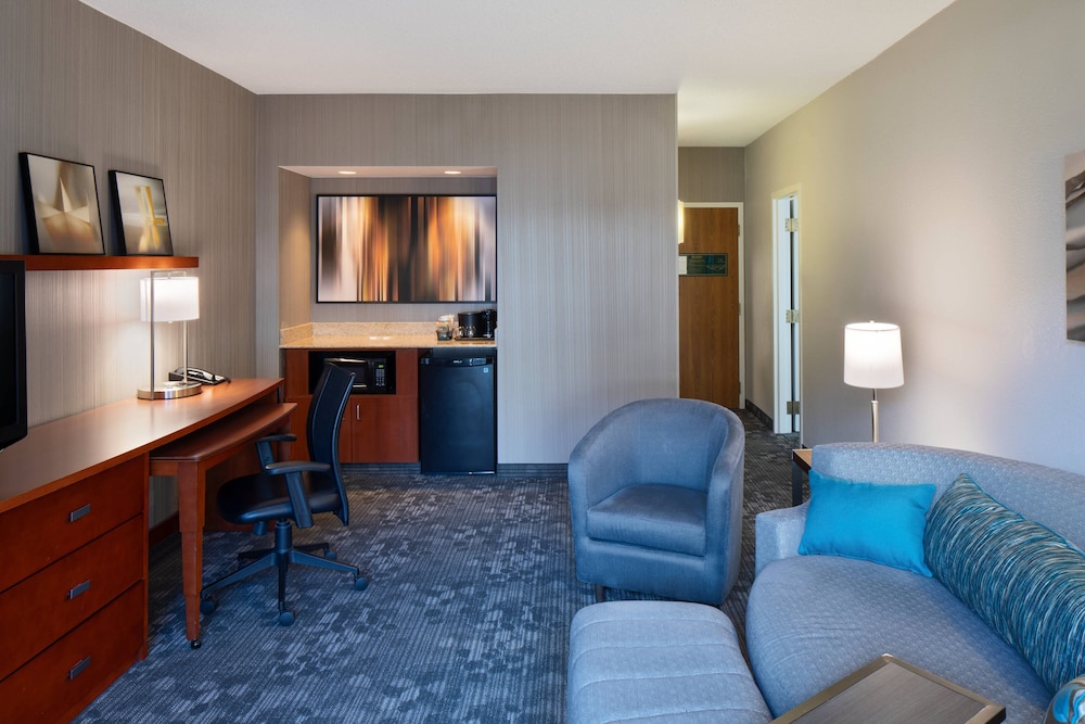 Courtyard Cincinnati Blue Ash 31/46