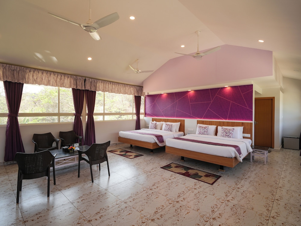 Penthouse, Single Bed, 2 King Beds, MGM Whispering Winds Yelagiri 3/3