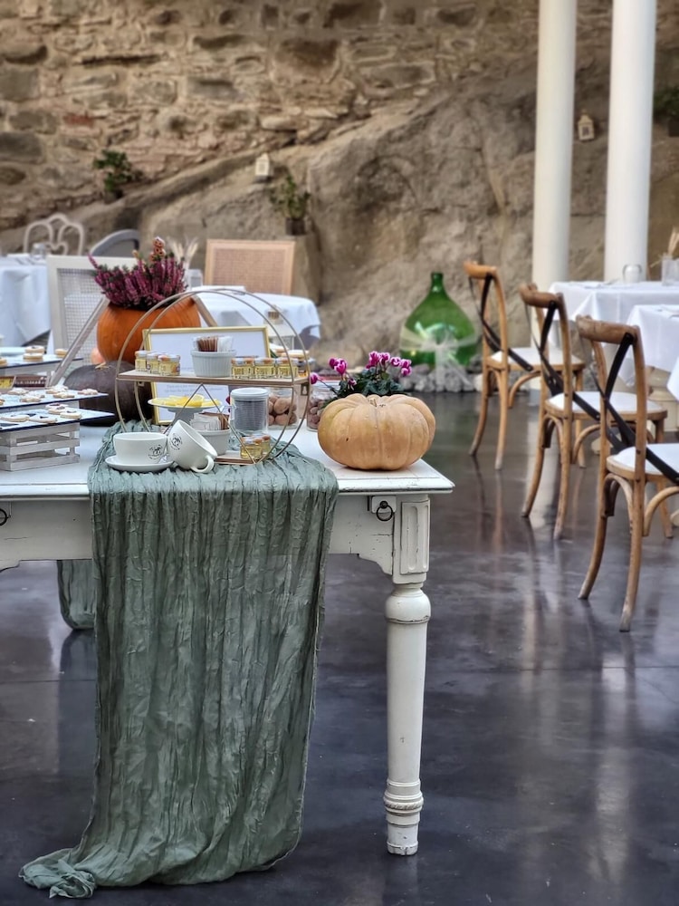 CORTONA RESORT AND SPA(FORMERLY HOTEL VILLA AUREA) 22/35